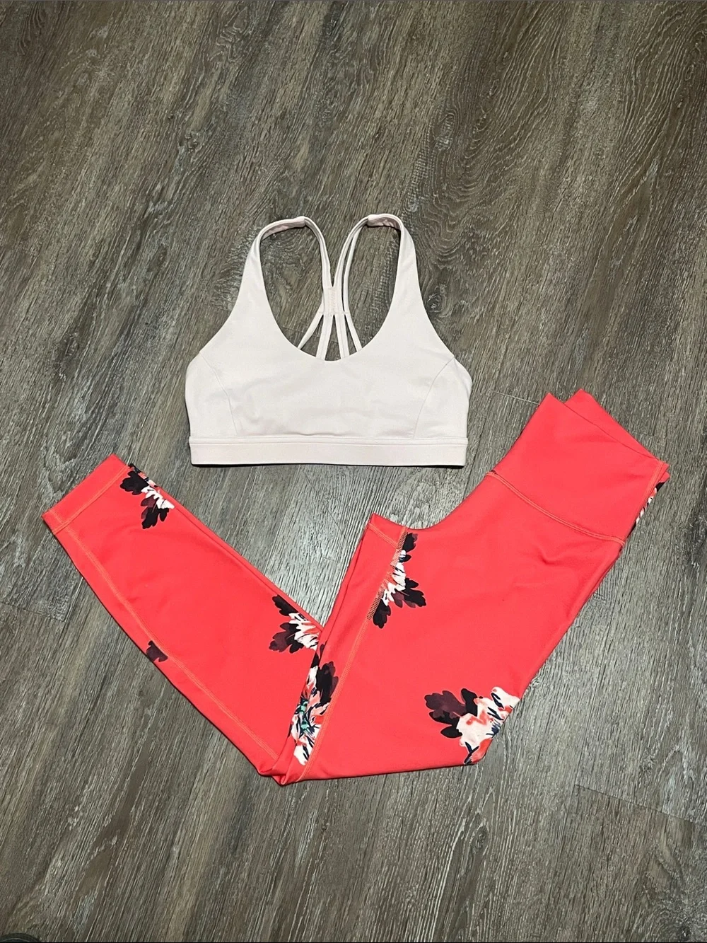 EUC Lululemon Matching Set. Size 4 **RARE**